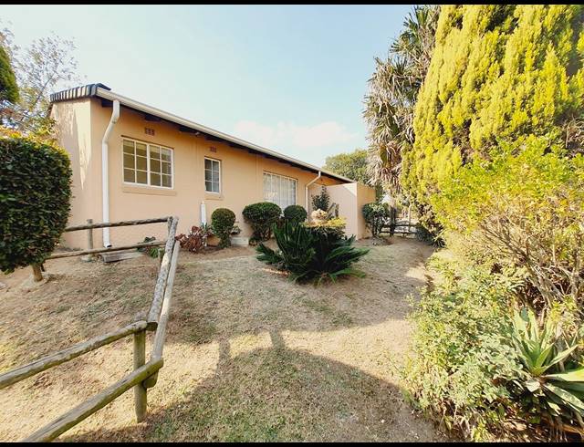 2 BEDROOM SIMPLEX FOR SALE IN COUNTRY VIEW